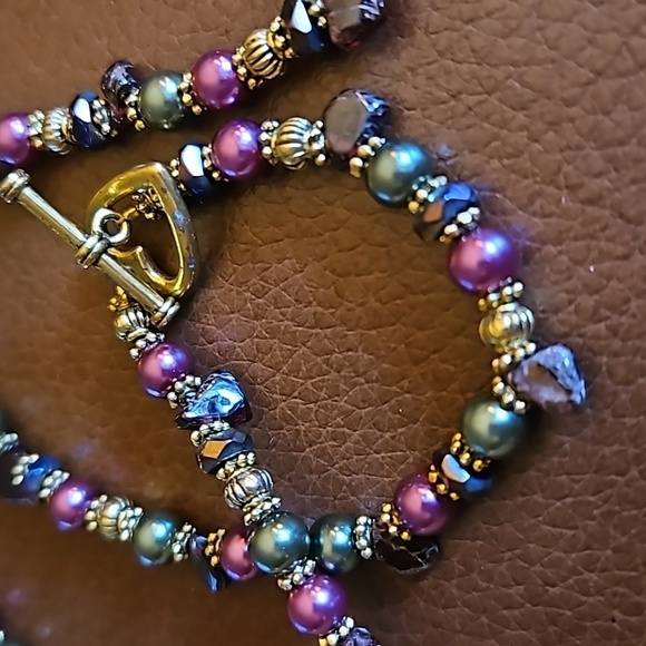 ARTISAN Dichroic Irridescent Glass Arrow Pendant Glass Beaded Necklace - Picture 4 of 8